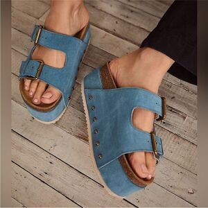 Rule Breaker Flatform Sandals US 9.5-10
